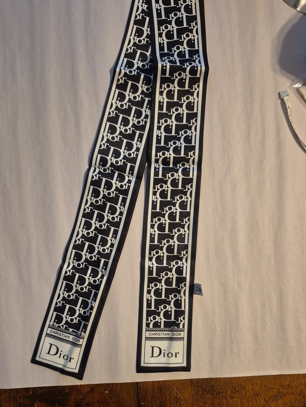 Dior Black & White willy Scarf. NWOT .